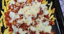 Bolognese Loaded Chips Cheese